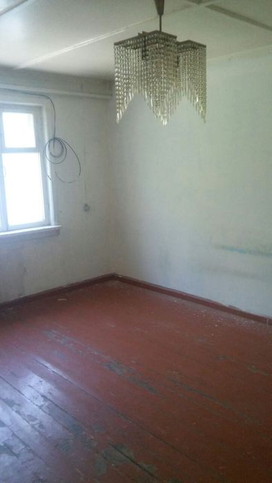 Продам 1ком 2этаж 2этажки спутник9 по линии метро деревянный