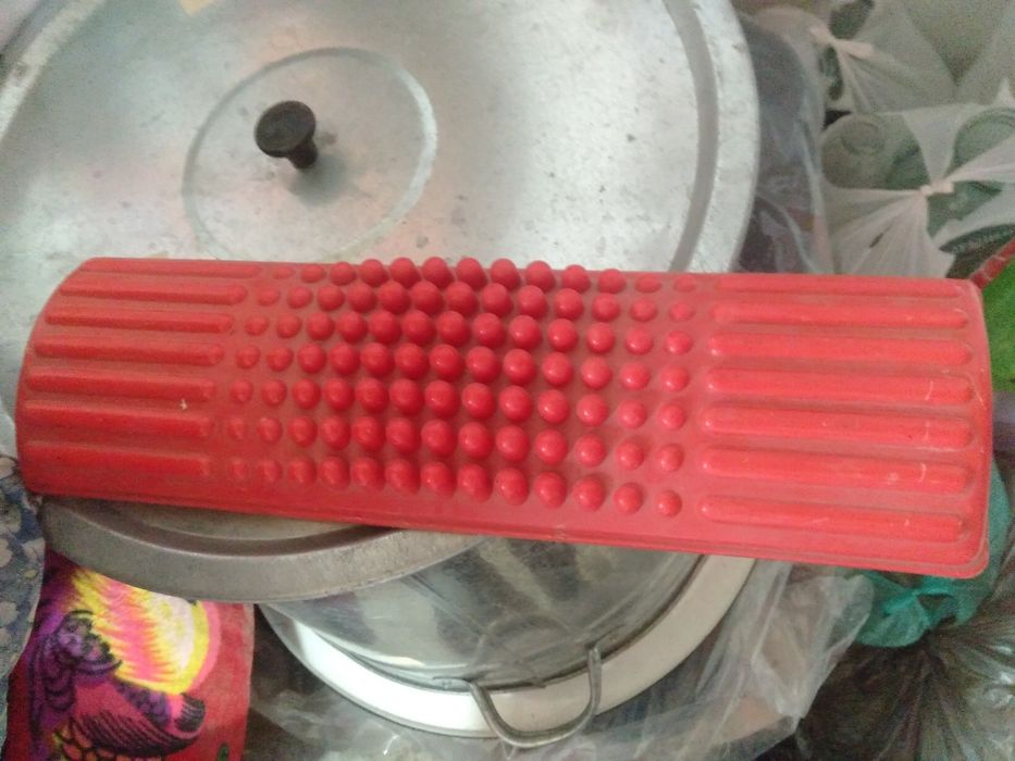 Фонарь, массажёр, весы