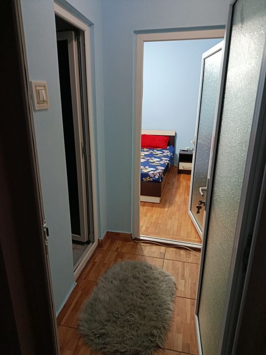 Închiriez apartament 2 camere la parter, strada hipodrom ,Braila