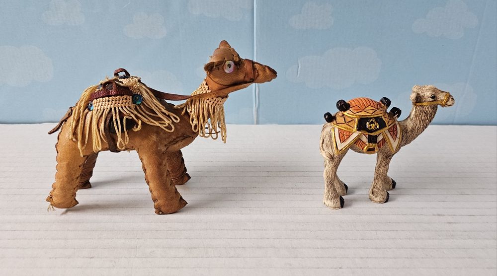 Lot figurine din bronz și alte materiale