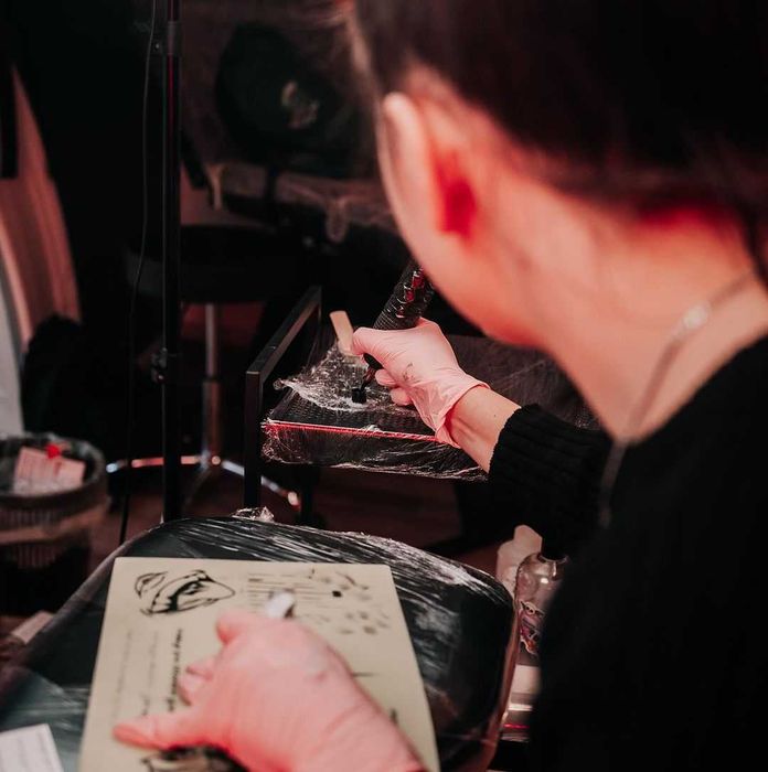 Курс по Пиърсинг майстор / Тату майстор