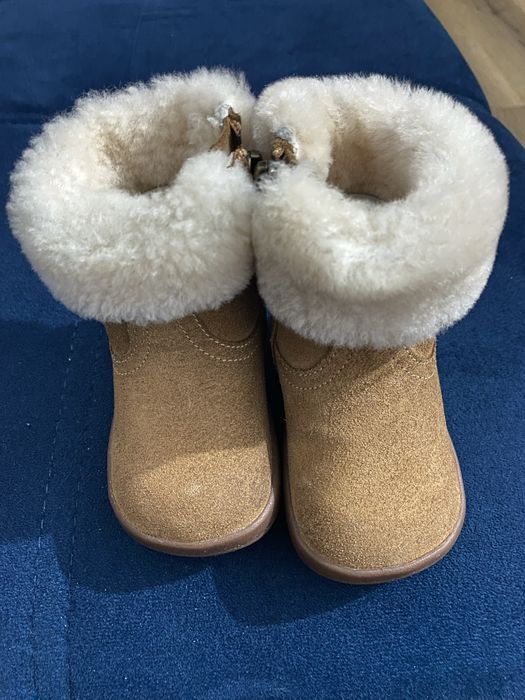 Cizme UGG bebelusi