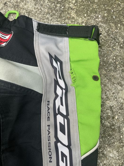 мотокрос ботуши очила брич мото наколенки