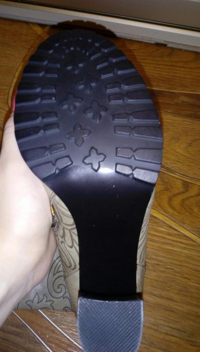 Новые зимние сапоги