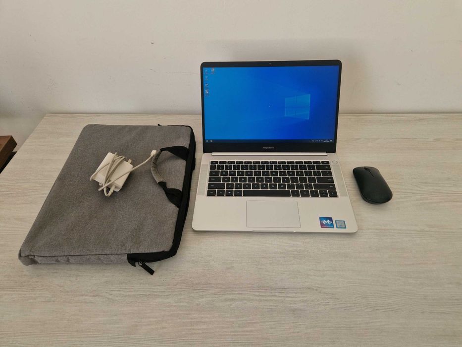 HONOR MagicBook Core i5-8265U / 8GB UltraBook в идеальном состоянии