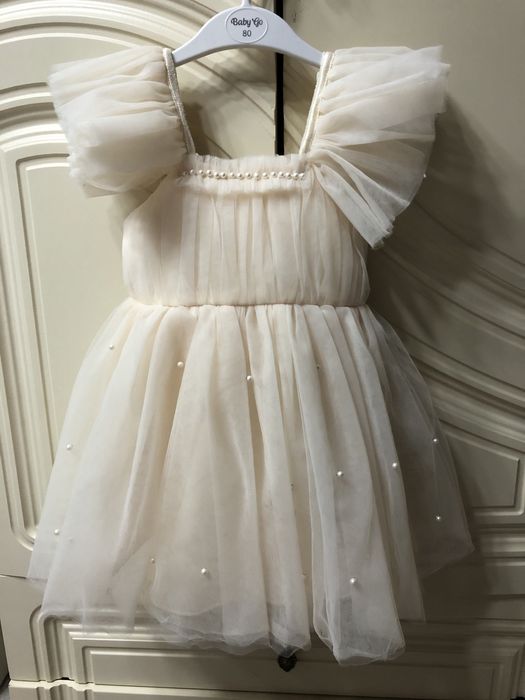 Продам нарядные платья