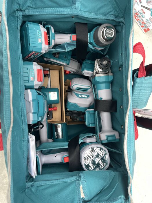 Set scule Total pe acumulator 20 volti Oferta