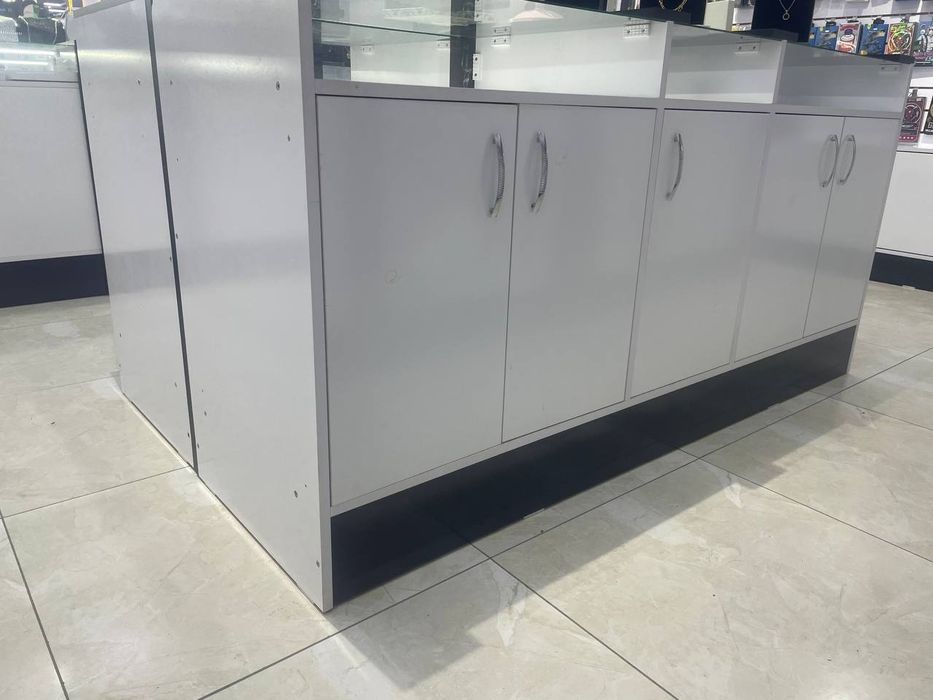 Parfemiriya uchun yangi mebil