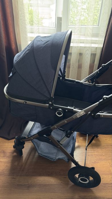 Продам коляску прогулочную