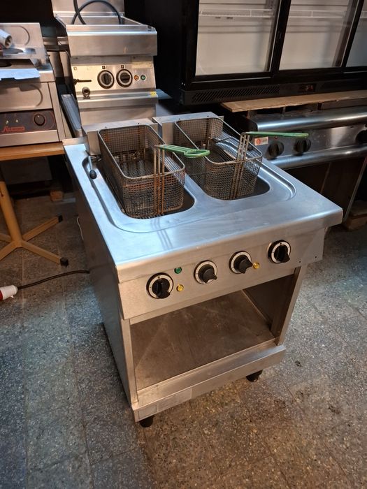 Friteuza electrică dublă