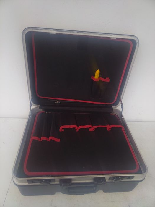 Професионален куфар за Ел. инструменти STIER
Професионален куфар за ел