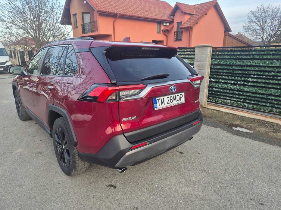 Toyota RAV4 Hybrid 2020 – Roșu – Unic proprietar – Stare foarte bună