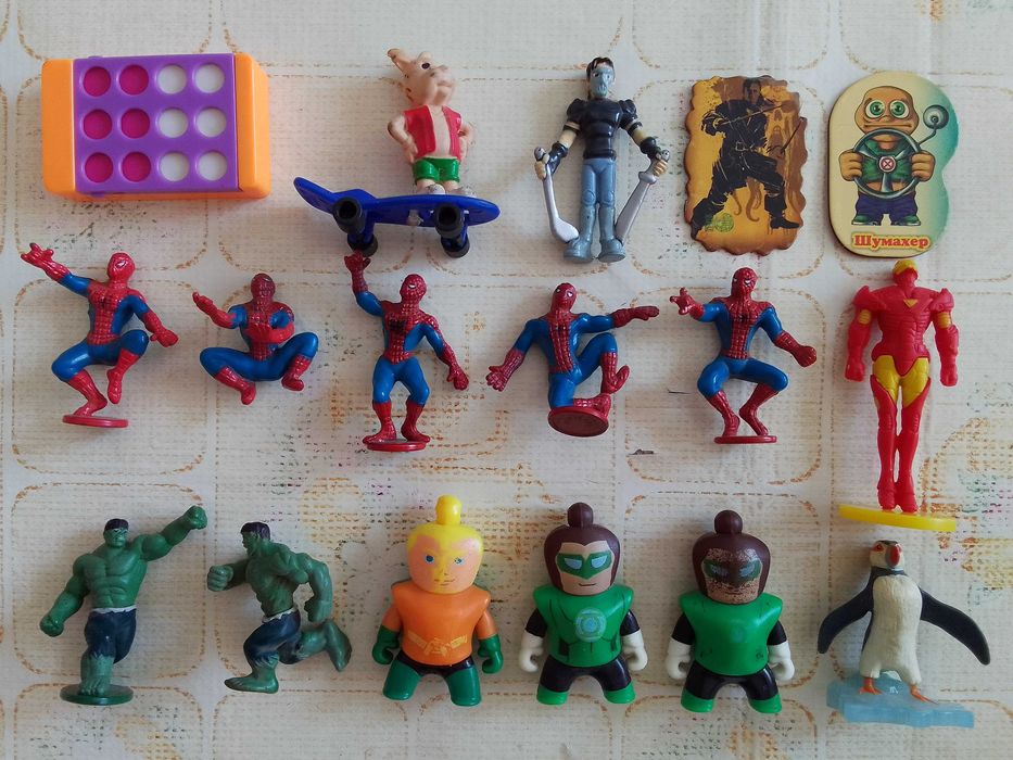 Игрушки киндер, машинки