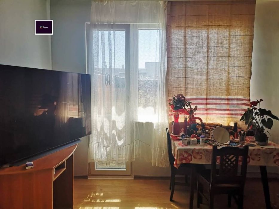 Четиристаен апартамент - Колхозен пазар!