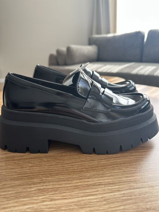 Дамски обувки лоуфъри