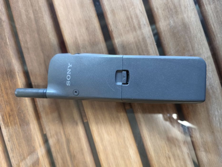 Мобильный телефон SONY