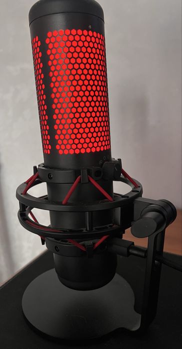 Продается микрофон HyperX Quadcast