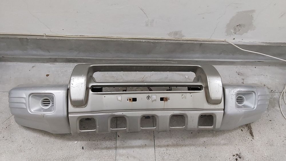 Bara fata Mitsubishi Pajero MK2 - versiunea cu aripi bombate