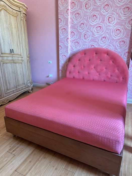 Дизайнерская кровать.