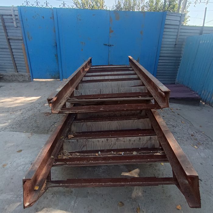 Продам железную лестницу, самовывоз
