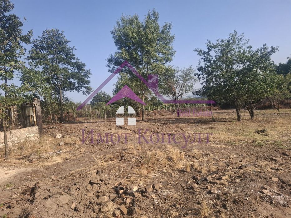 Парцел в Варна, област-с.Здравец площ 1260 цена 50000