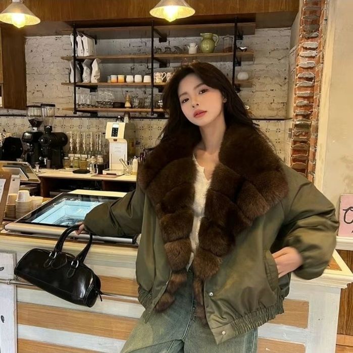 Продам женскую зимнюю куртку, парку!