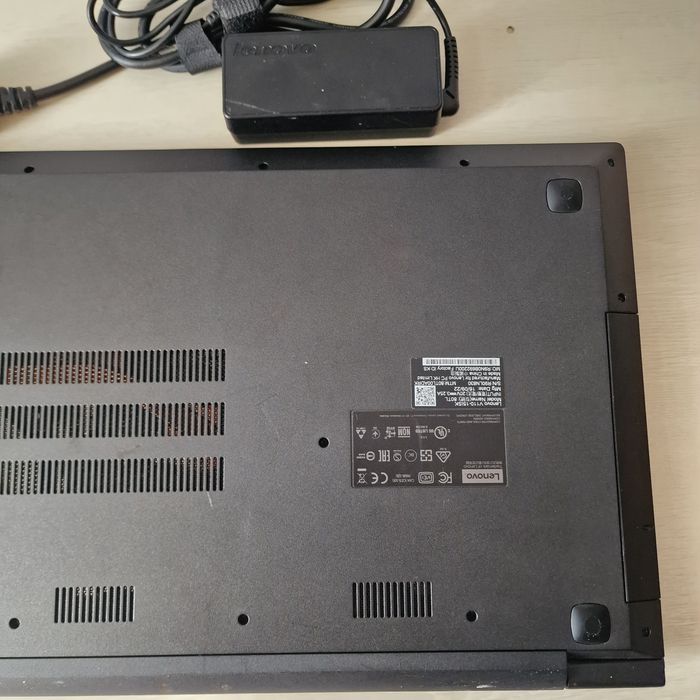 Продам ноутбук Lenovo intel i5.