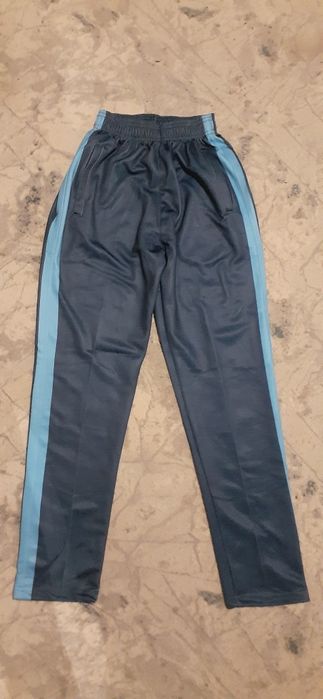 Спорт.костюм на мальчика раз S