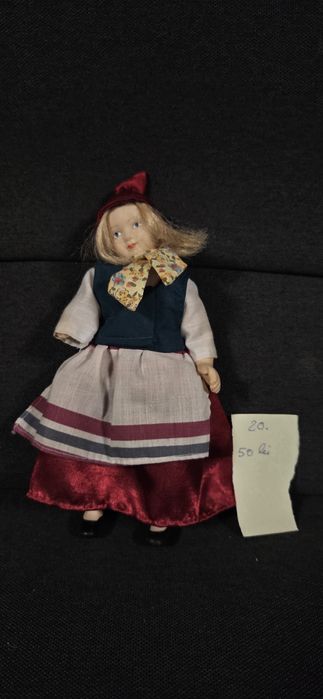 Păpuși cu cap din portelan