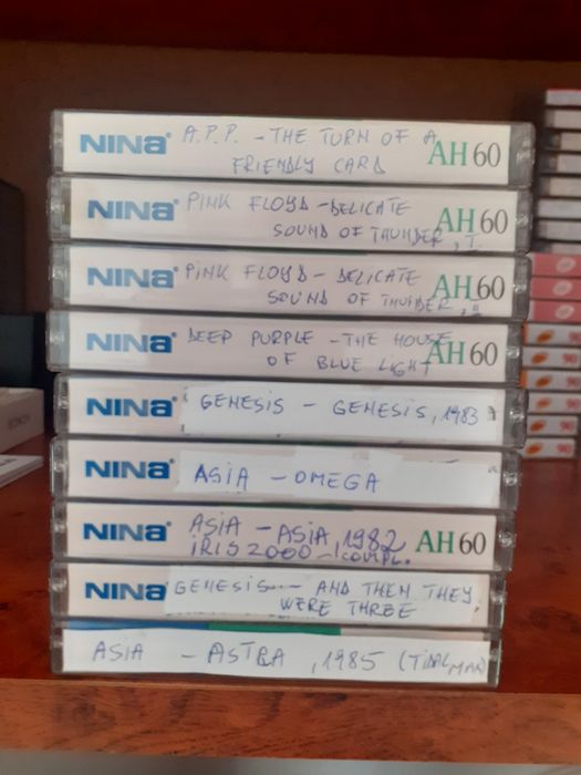 Lot 9 bucati casete audio Nina AH 60 rock