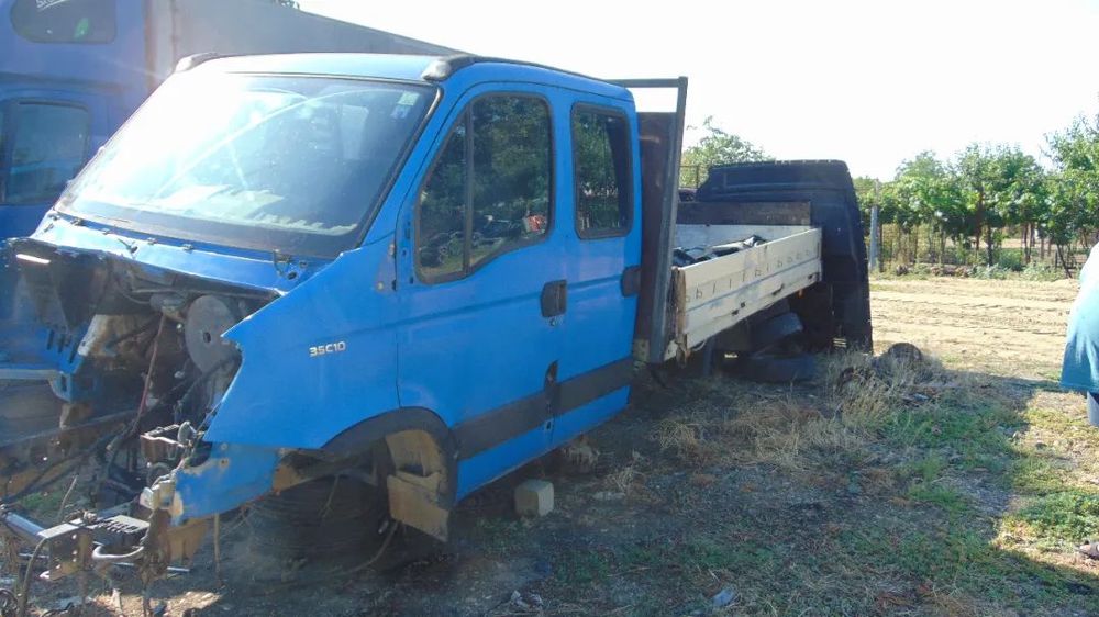 Usa Iveco daily 2006-2014 usi fata spate daily cabina dubla dezmembrez
