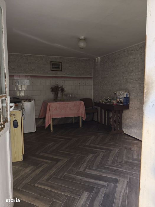 Casă cu 6 camere în Dâmbul Rotund