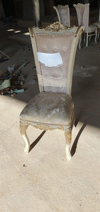 Stol va stullar.    Eng zamonaviy