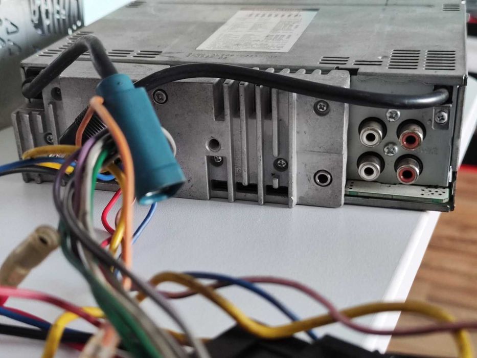 Радио Alpine CDE - 9881R + Дистанционно + Aux кабел