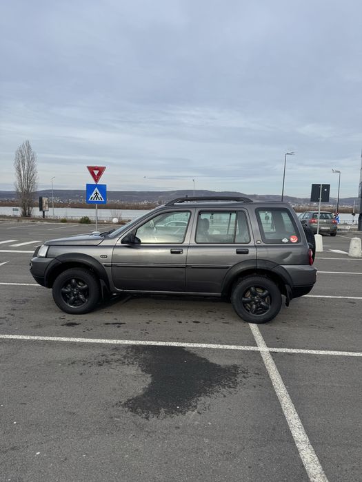 Land rover freelender