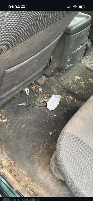 Curățare tapițerie auto/ Canapele la domiciliu