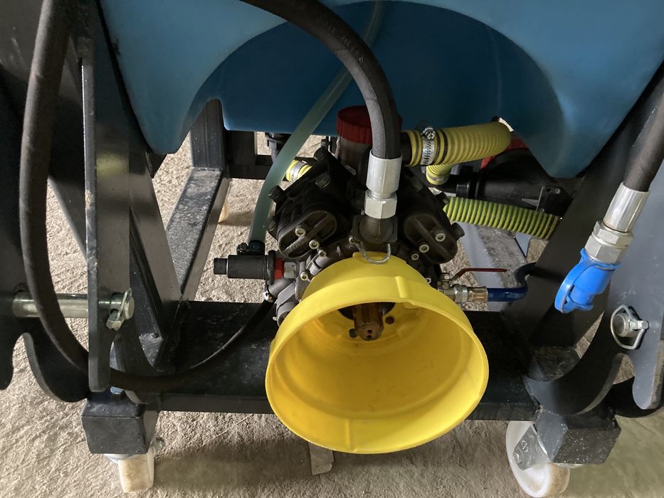 Пръскачка 1000 лт 16 метра