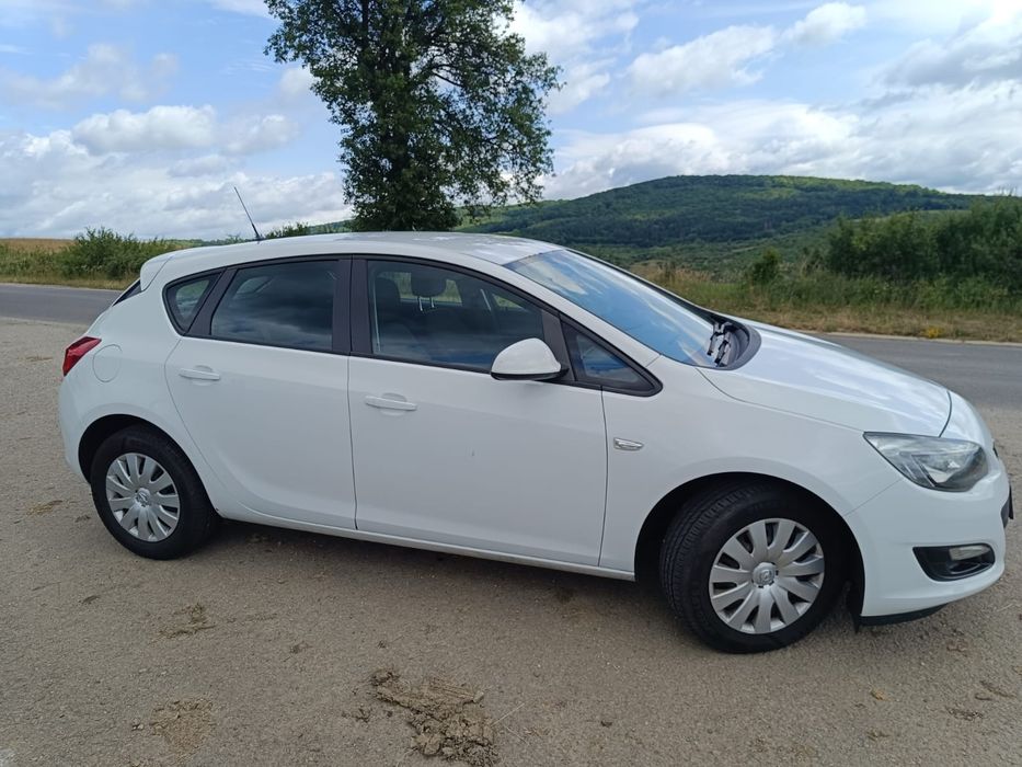 Opel astra J limousine