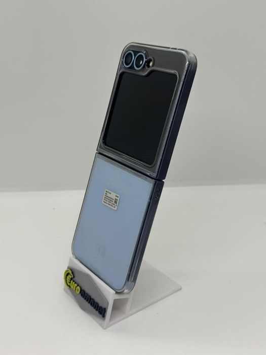 Telefon mobil Samsung Galaxy Z Flip6, 12GB RAM, 256GB -A-