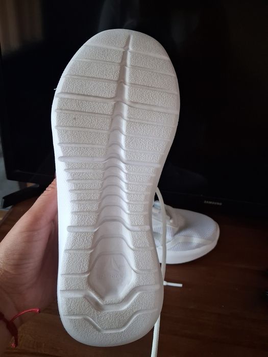 Продавам обувки Reebok