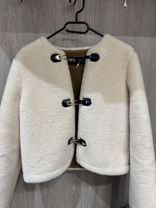 Дамско пухено яке Zara