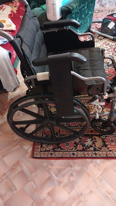 Коляска инвалидная