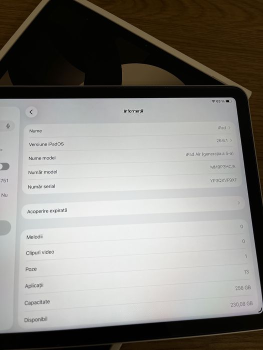 iPad Air 5 (2022) M1 Starlight 256GB – Stare Impecabilă / Ca Nou (+ Kit Logitech)