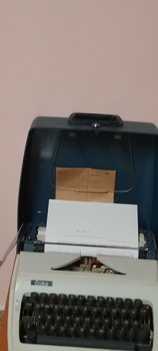 Mașină de scris Erika impecabilă