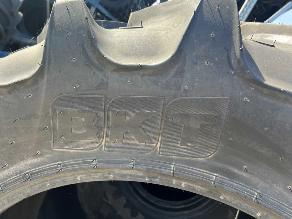 Anvelope noi 420/85R38 radiale marca BKT AGRIMAX pentru tractor