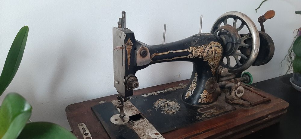 Masina de cusut manuala Gritzner