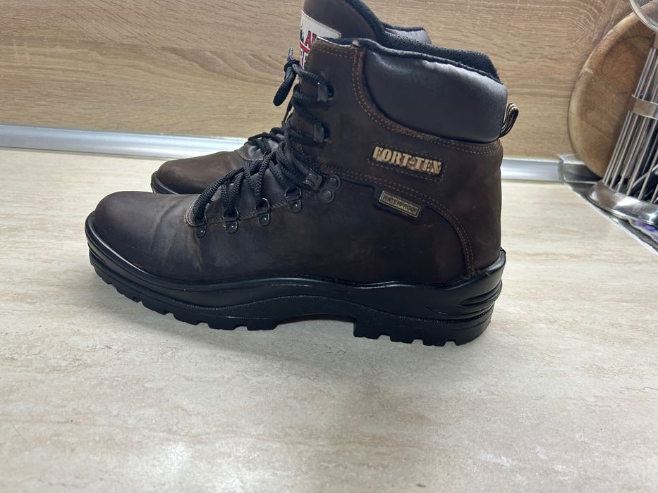 Ловни обувки нови