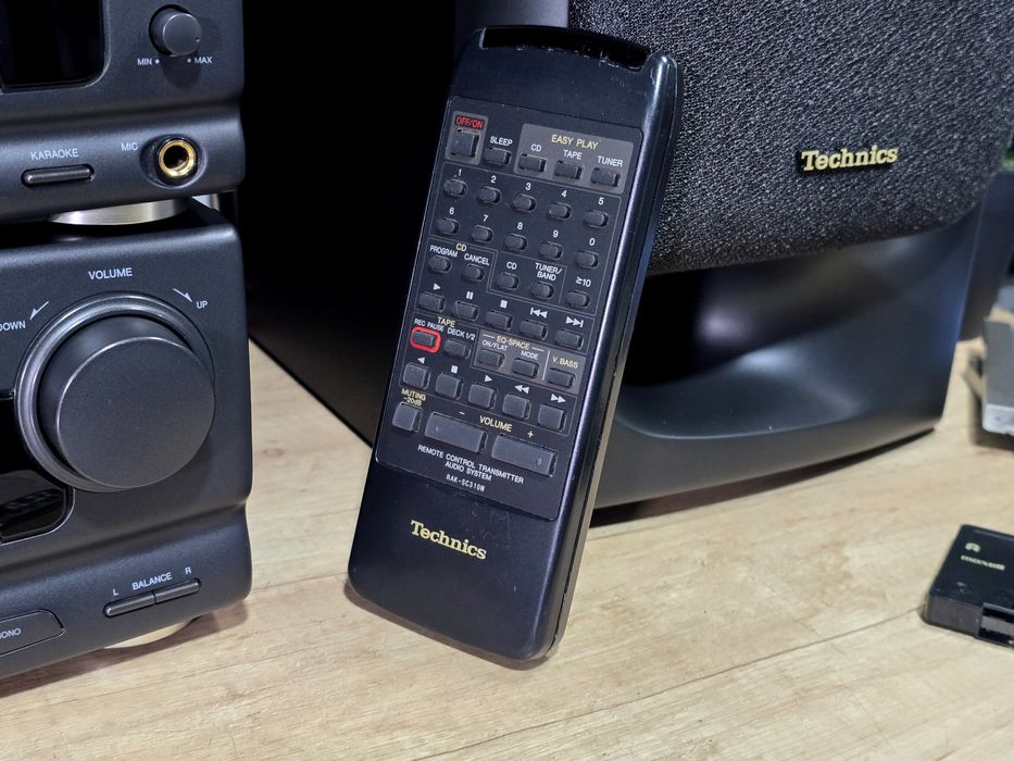 Linie audio TECHNICS CH-550, cd-player, procesor, receiver, deck, boxe