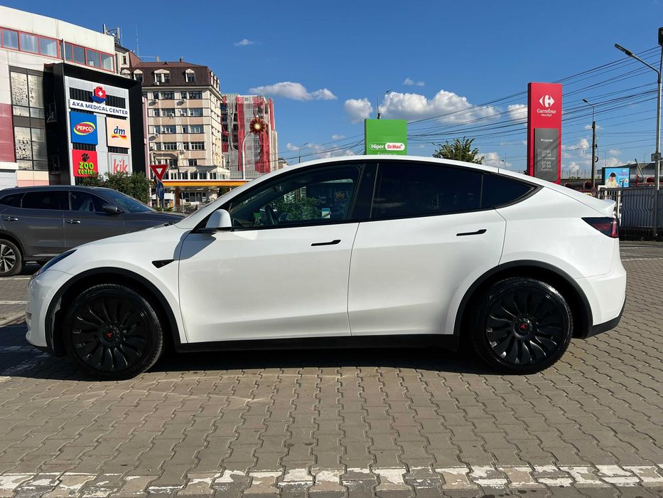 Tesla Model Y Long range 4x4 TVA deductibil