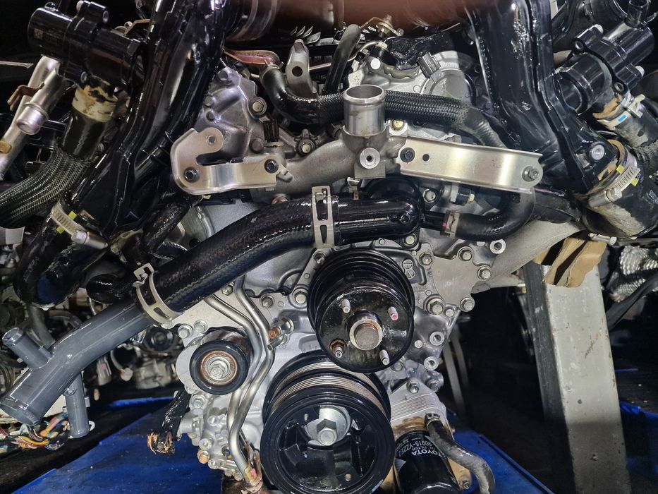 Продаю Двигатель б/у V35A LandCruser 300